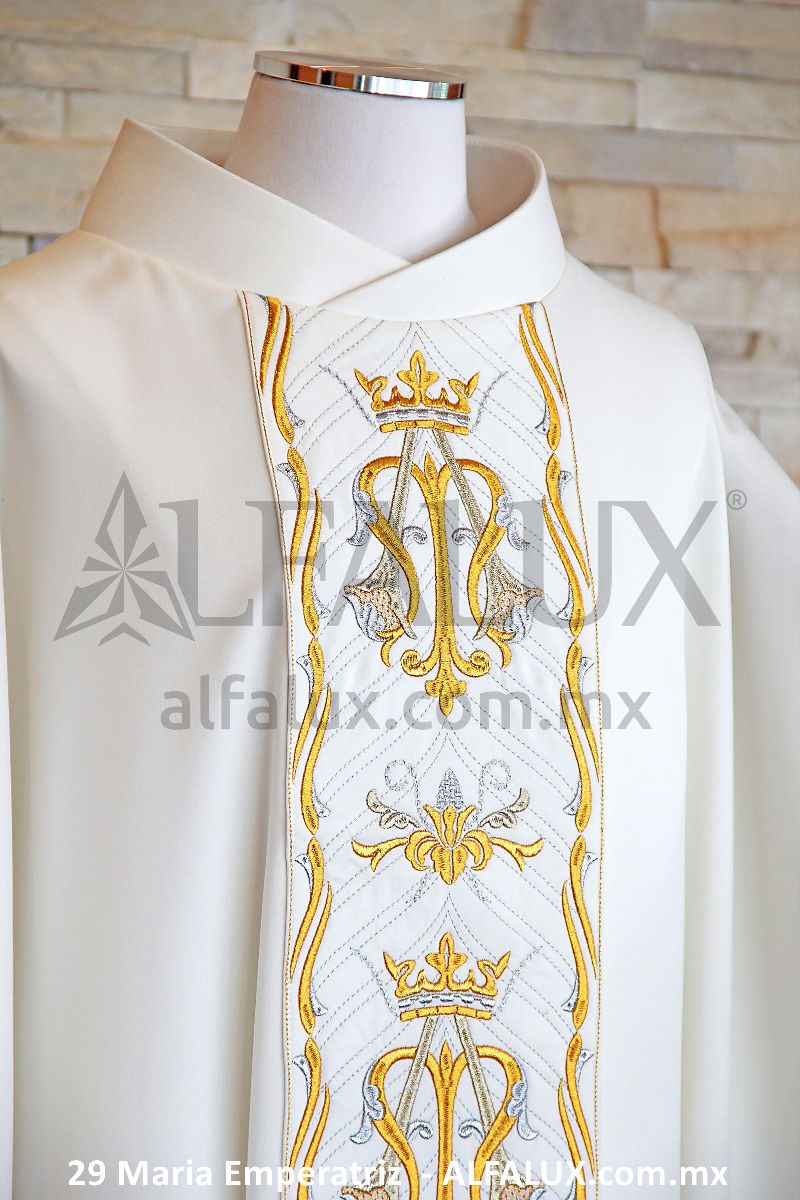 29 MARIA EMPERATRIZ Alfalux Casulla Central Perla 200 (5)